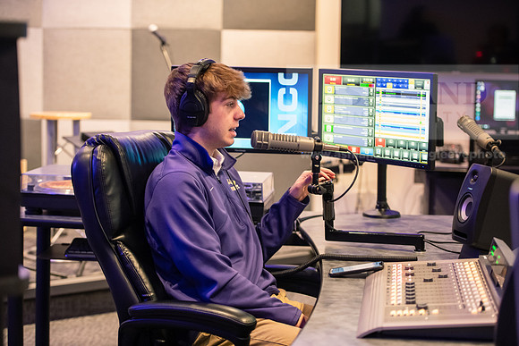 WRDLRadioMorningShow0224AWB_8589