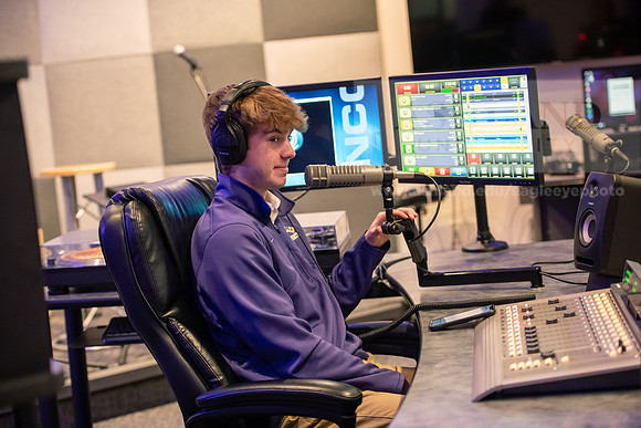 WRDLRadioMorningShow0224AWB_8590
