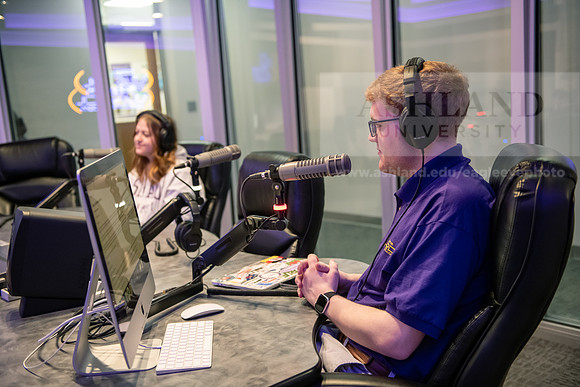 WRDLRadioMorningShow0224AWB_8599