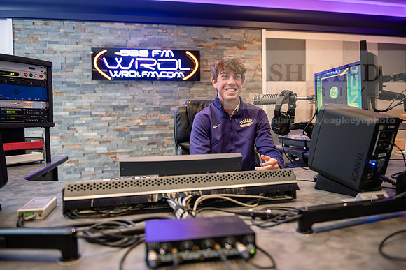 WRDLRadioMorningShow0224AWB_8609