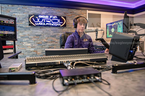 WRDLRadioMorningShow0224AWB_8611