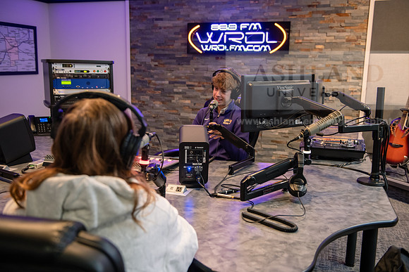 WRDLRadioMorningShow0224AWB_8620