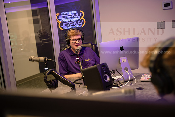 WRDLRadioMorningShow0224AWB_8636