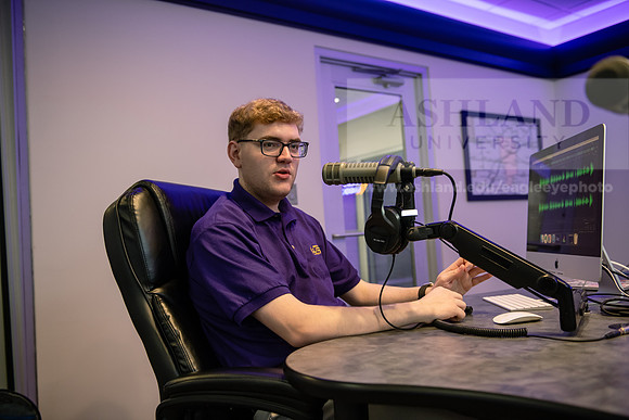 WRDLRadioMorningShow0224AWB_8691