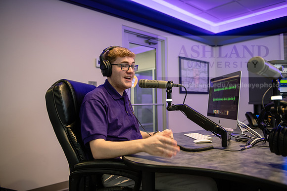 WRDLRadioMorningShow0224AWB_8694