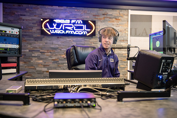 WRDLRadioMorningShow0224AWB_8700
