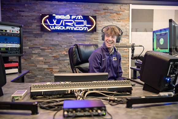 WRDLRadioMorningShow0224AWB_8702