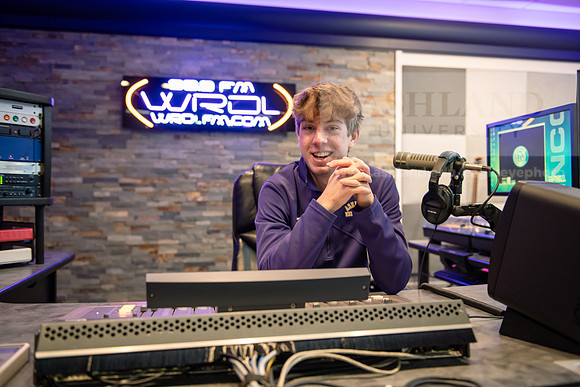 WRDLRadioMorningShow0224AWB_8709