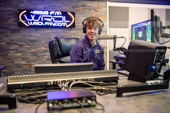 WRDLRadioMorningShow0224AWB_8706