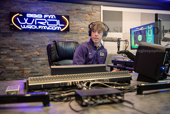 WRDLRadioMorningShow0224AWB_8723