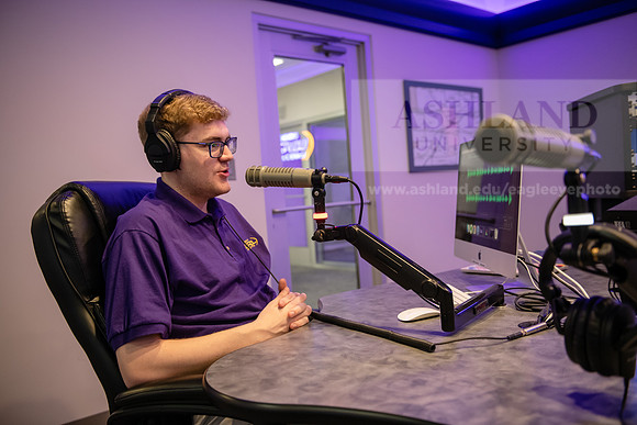 WRDLRadioMorningShow0224AWB_8738