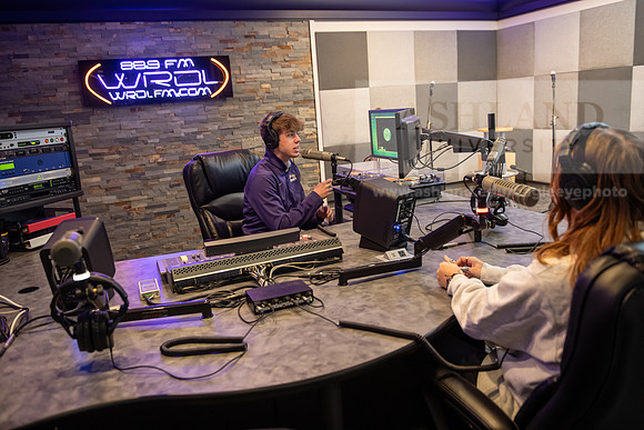 WRDLRadioMorningShow0224AWB_8745