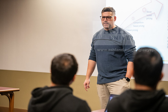 MBADigitalMarketing0324AWB_8324