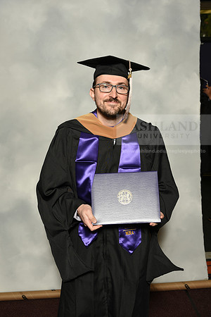 156MasterBusinessWiGrad1221MP7_0758