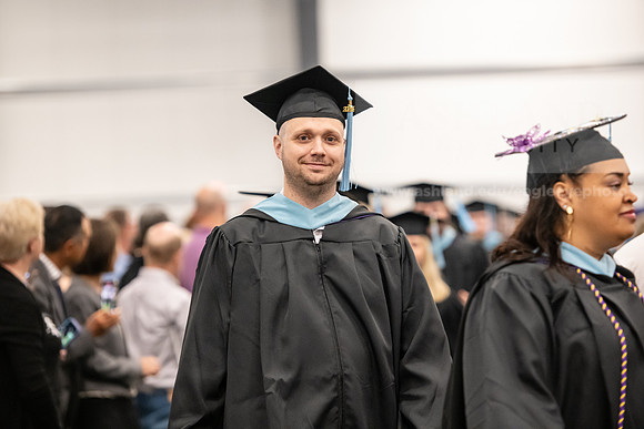 023SpGradProcessional0524AWB_8477