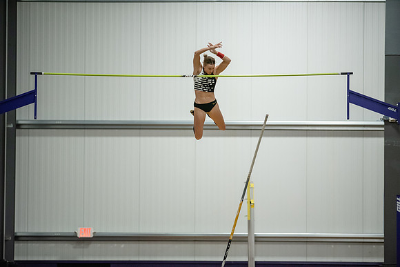 047KatieMoonPoleVault0224ALW_7623