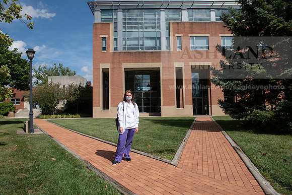 NursingStudentOnCampus0920ALW_7021