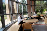 NursingStudentOnCampus0920ALW_7104