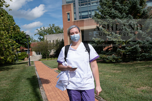 NursingStudentOnCampus0920ALW_6998