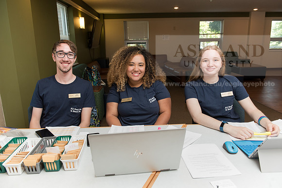 MoveInDay0818ALW_8927