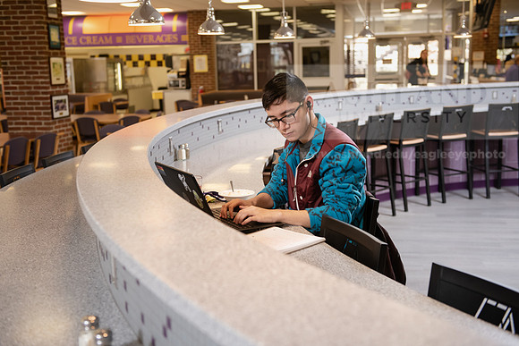 StudentDiningFood0220ALW_4474