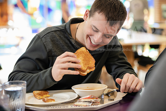 StudentDiningFood0220ALW_4559