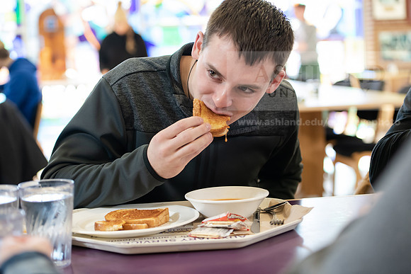 StudentDiningFood0220ALW_4552