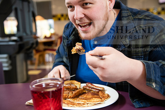 StudentDiningFood0220ALW_4438