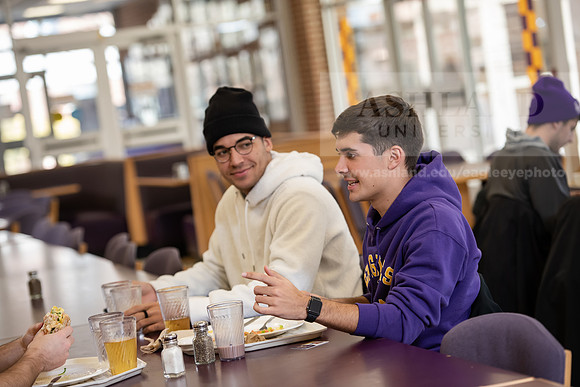 StudentDiningFood0220ALW_4582