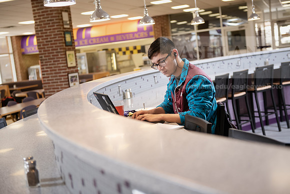 StudentDiningFood0220ALW_4468
