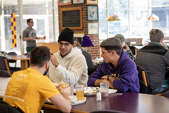 StudentDiningFood0220ALW_4578