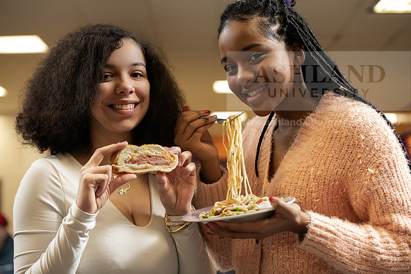 StudentDiningFood0220ALW_4153