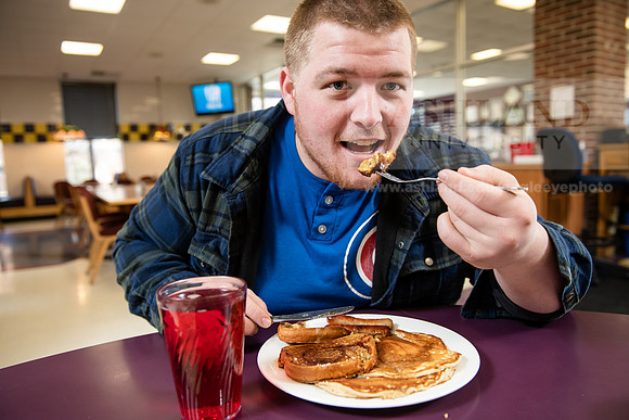 StudentDiningFood0220ALW_4447