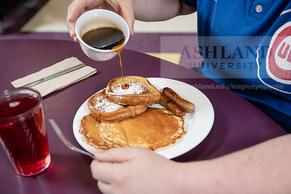 StudentDiningFood0220ALW_4408