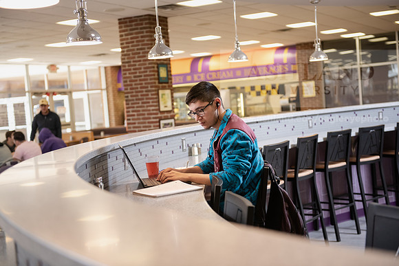 StudentDiningFood0220ALW_4464