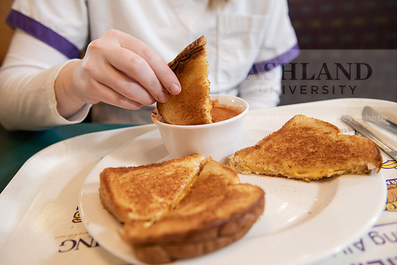 StudentDiningFood0220ALW_4618