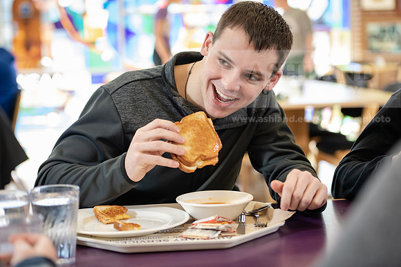 StudentDiningFood0220ALW_4556