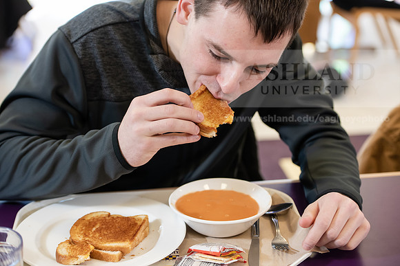 StudentDiningFood0220ALW_4548