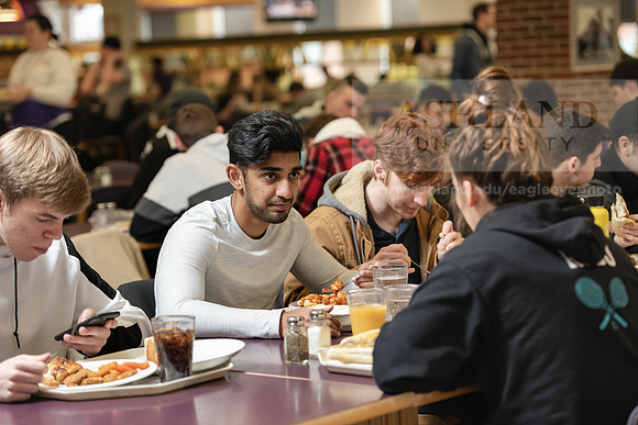 StudentDiningFood0220ALW_4125