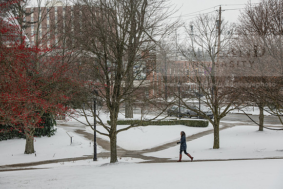 StudentsReturnWinterCampus0125AWB_6745