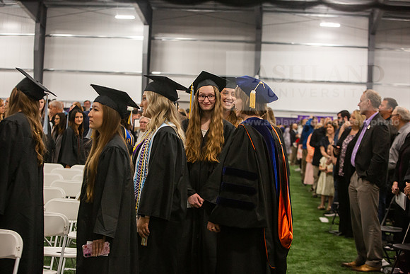 136SpGradProcessional0525JH6Q8B8196