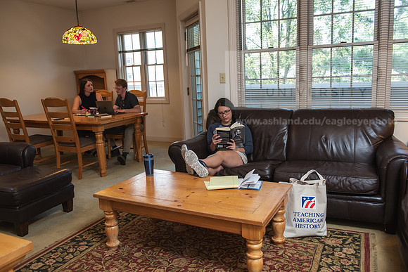 MAHGSeniorApts0723AWB_7146