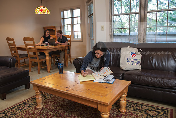 MAHGSeniorApts0723AWB_7163
