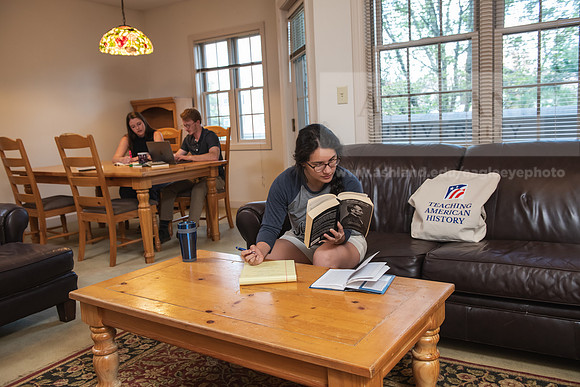 MAHGSeniorApts0723AWB_7197