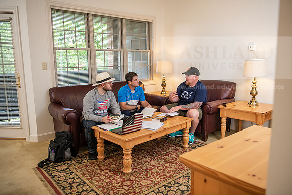 MAHGStudentsSrApt0723AWB_4408