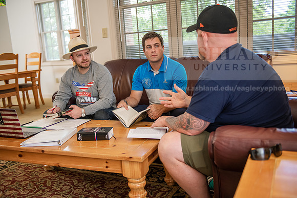MAHGStudentsSrApt0723AWB_4414