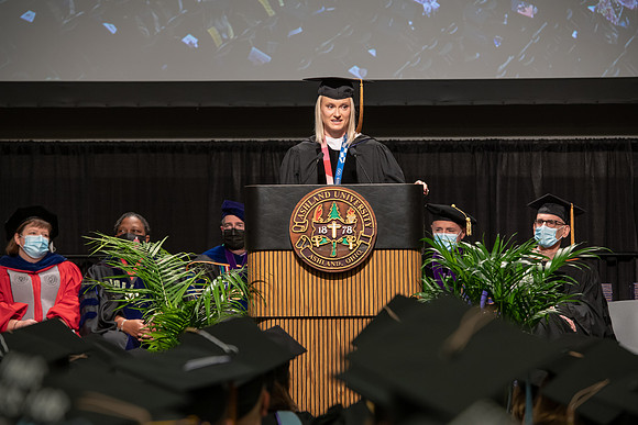 178WiGradCeremony1221ALW_6487