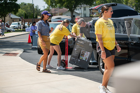 MoveInDay0824AWB_0431
