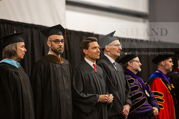 025SpGradProcessional0525JH6Q8B8129