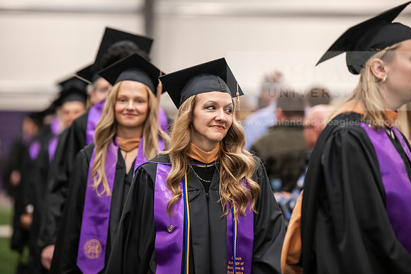 103SpGradProcessional0525AWB_2380